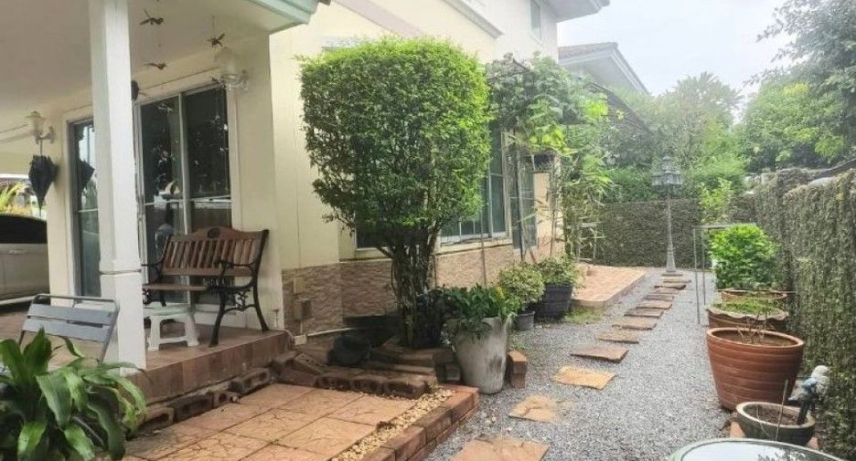 For sale 3 bedrooms house in Bang Khun Thian, Bangkok