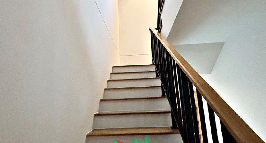 For sale 3 bedrooms townhouse in Prawet, Bangkok