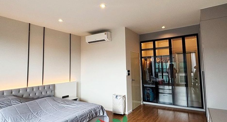For sale 3 bedrooms townhouse in Prawet, Bangkok