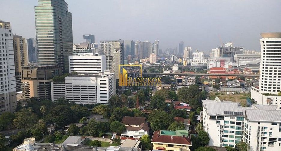 For rent 2 bedrooms condo in Watthana, Bangkok