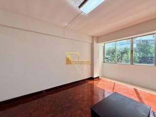 For rent 2 bedrooms apartment in Khlong Toei, Bangkok