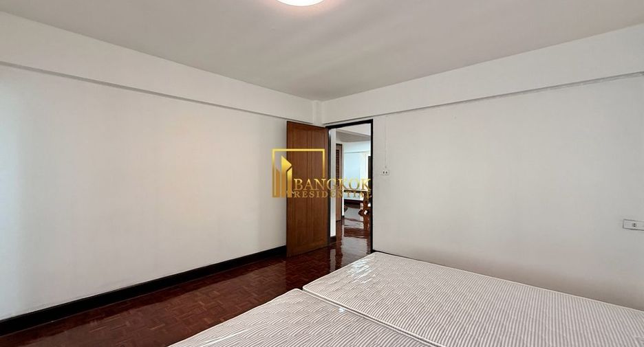 For rent 2 bedrooms apartment in Khlong Toei, Bangkok
