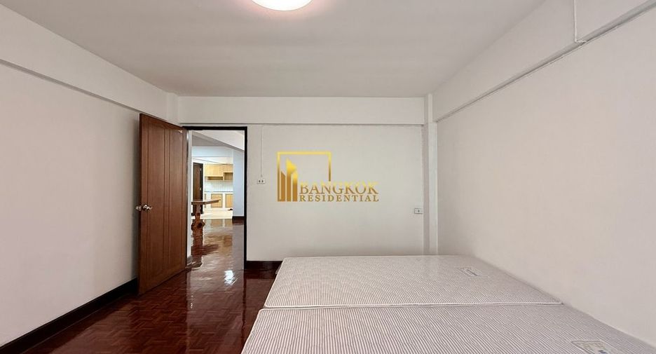 For rent 2 bedrooms apartment in Khlong Toei, Bangkok
