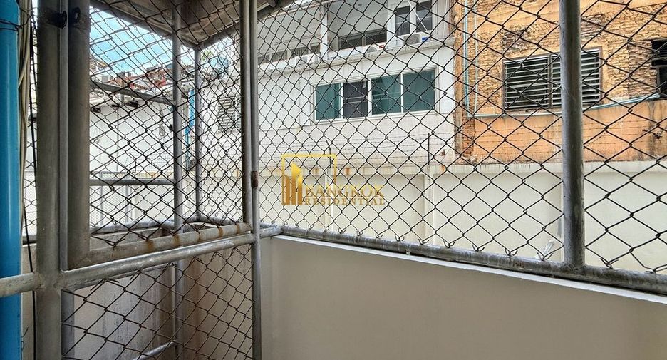 For rent 2 bedrooms apartment in Khlong Toei, Bangkok
