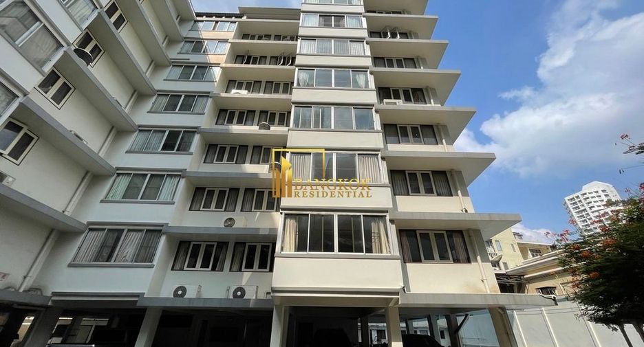 For rent 2 bedrooms apartment in Khlong Toei, Bangkok