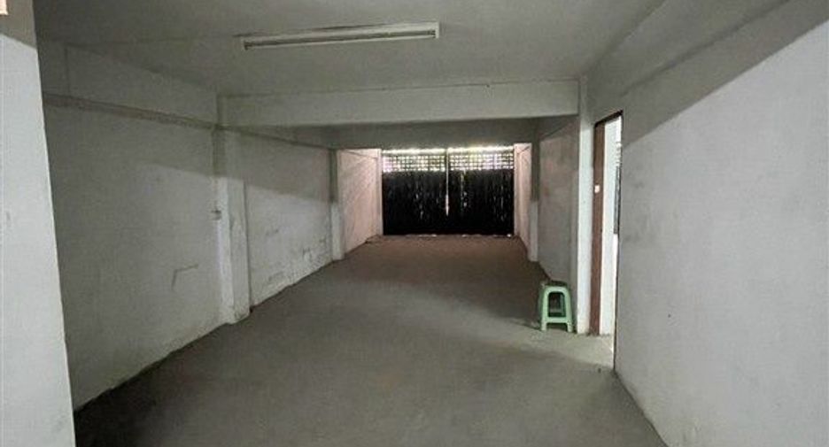 Local comercial en venta de 6 habitaciones en Bang Khun Thian, Bangkok