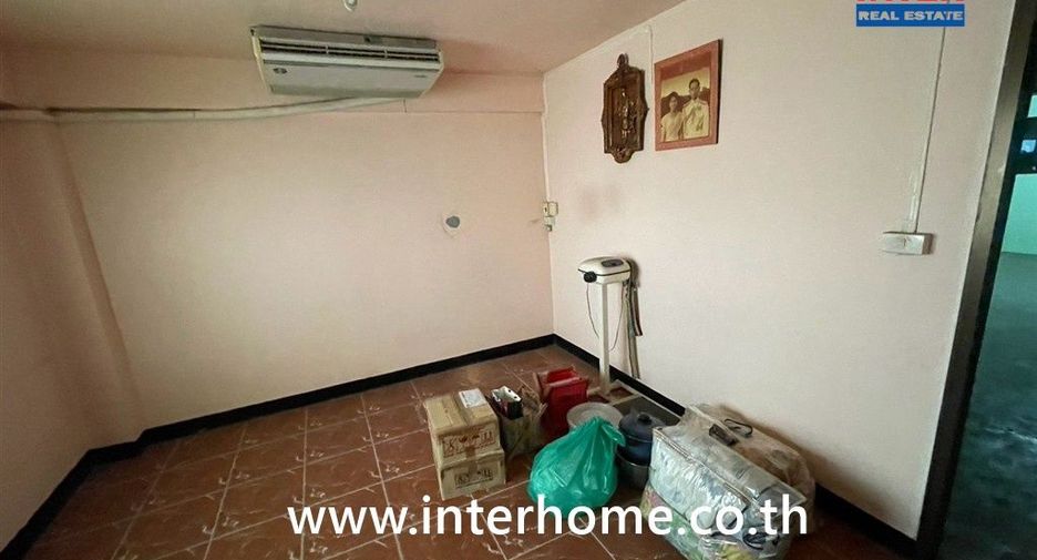 Local comercial en venta de 6 habitaciones en Bang Khun Thian, Bangkok