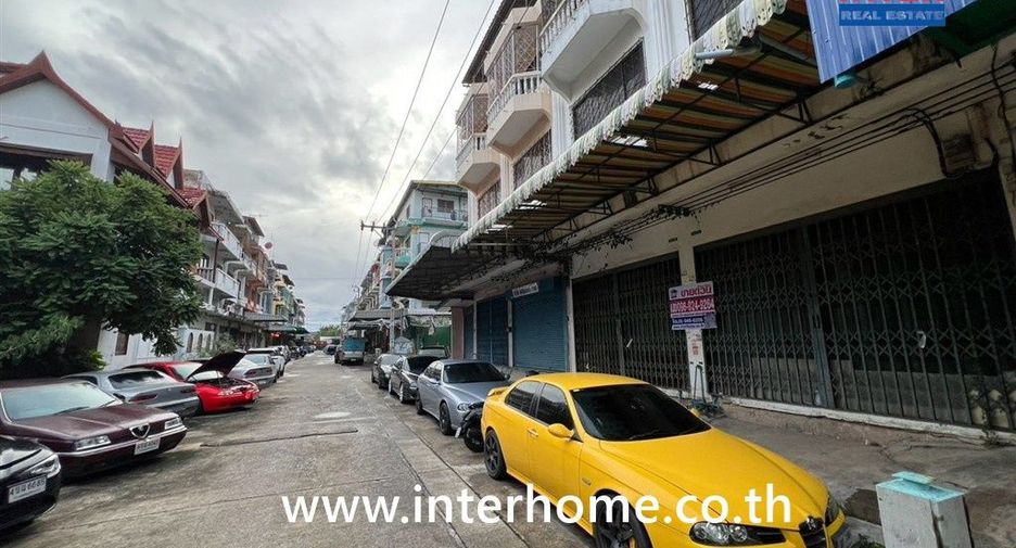 Local comercial en venta de 6 habitaciones en Bang Khun Thian, Bangkok