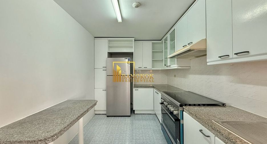 For rent 2 bedrooms apartment in Watthana, Bangkok