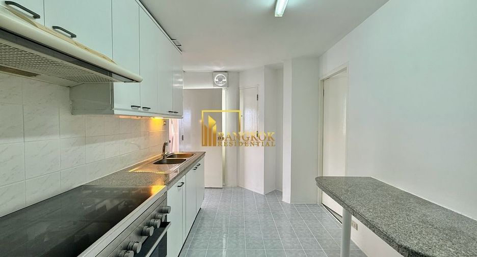 For rent 2 bedrooms apartment in Watthana, Bangkok