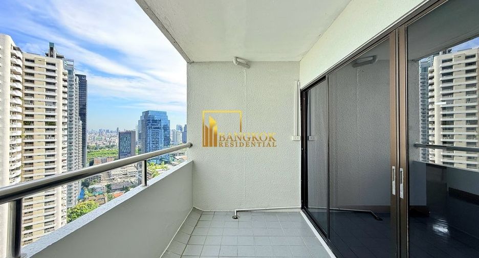 For rent 2 bedrooms apartment in Watthana, Bangkok