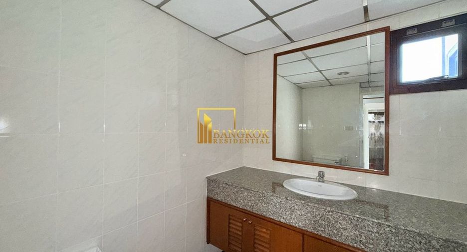 For rent 2 bedrooms apartment in Watthana, Bangkok