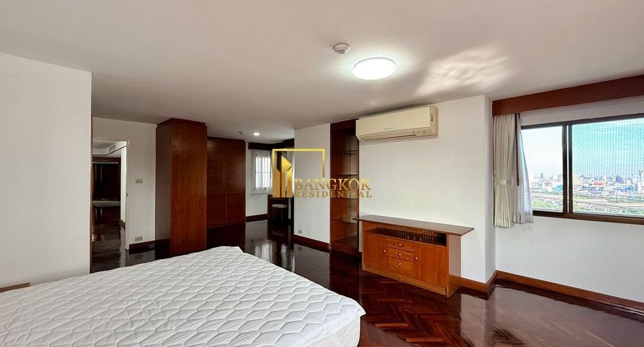 For rent 2 bedrooms apartment in Watthana, Bangkok