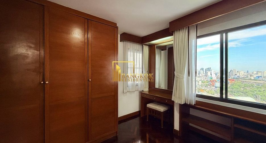 For rent 2 bedrooms apartment in Watthana, Bangkok