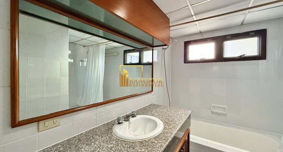 For rent 2 bedrooms apartment in Watthana, Bangkok