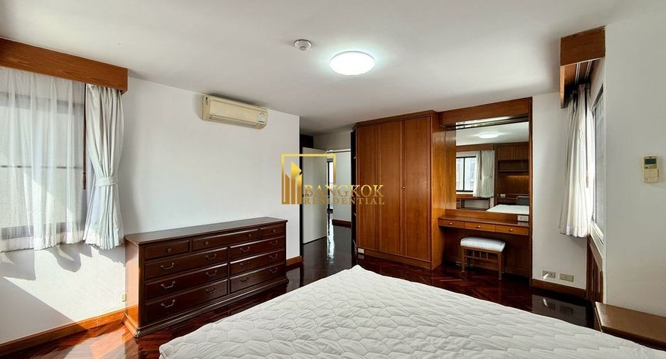 For rent 2 bedrooms apartment in Watthana, Bangkok