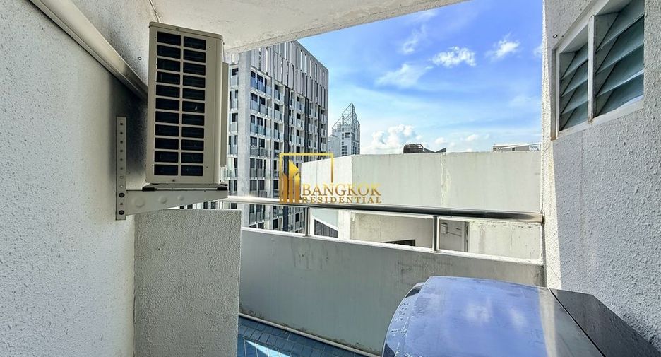 For rent 2 bedrooms apartment in Watthana, Bangkok