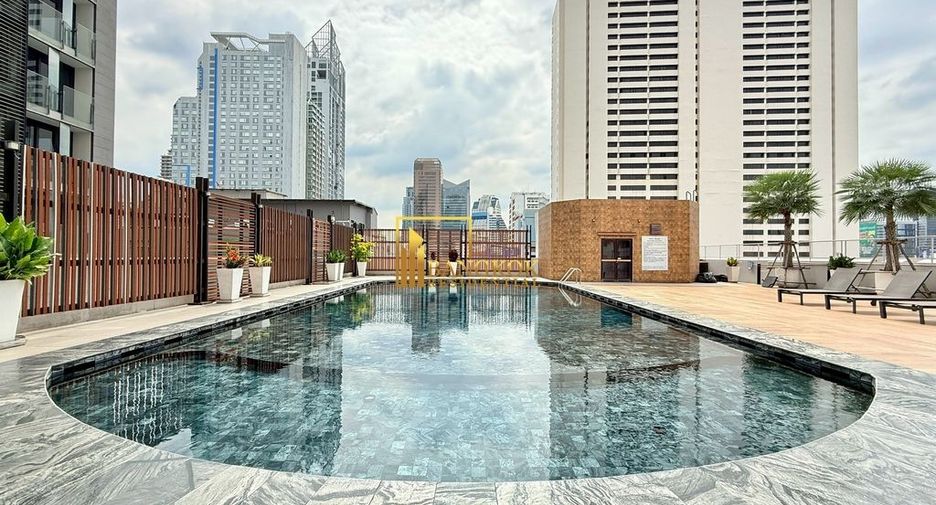 For rent 2 bedrooms apartment in Watthana, Bangkok