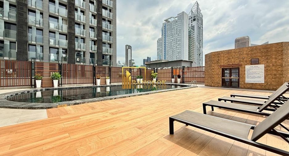 For rent 2 bedrooms apartment in Watthana, Bangkok