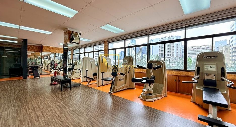 For rent 2 bedrooms apartment in Watthana, Bangkok