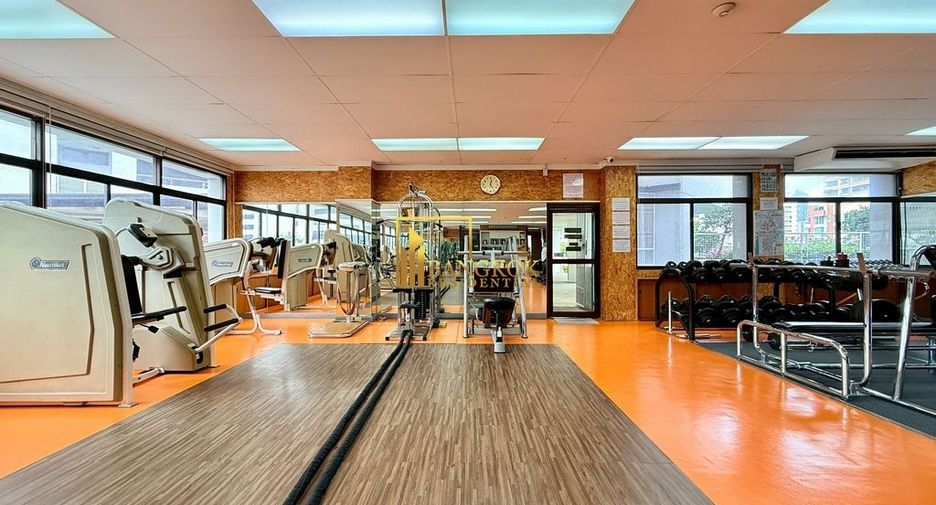 For rent 2 bedrooms apartment in Watthana, Bangkok