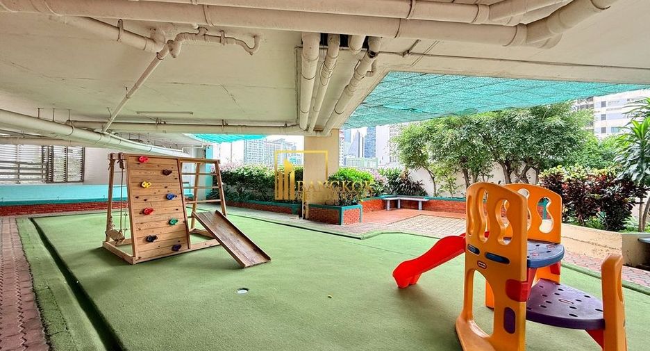 For rent 2 bedrooms apartment in Watthana, Bangkok