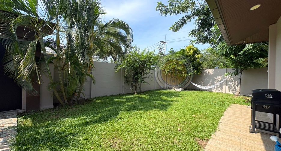 For rent 3 bedrooms villa in Huay Yai, Pattaya