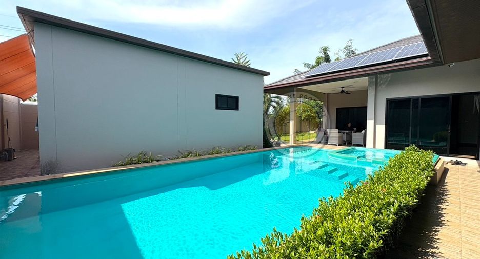 For rent 3 bedrooms villa in Huay Yai, Pattaya