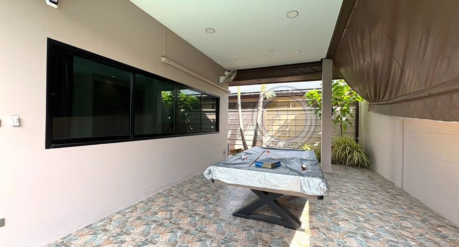 For rent 3 bedrooms villa in Huay Yai, Pattaya