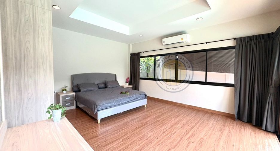 For rent 3 bedrooms villa in Huay Yai, Pattaya