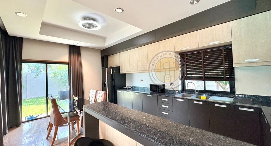 For rent 3 bedrooms villa in Huay Yai, Pattaya