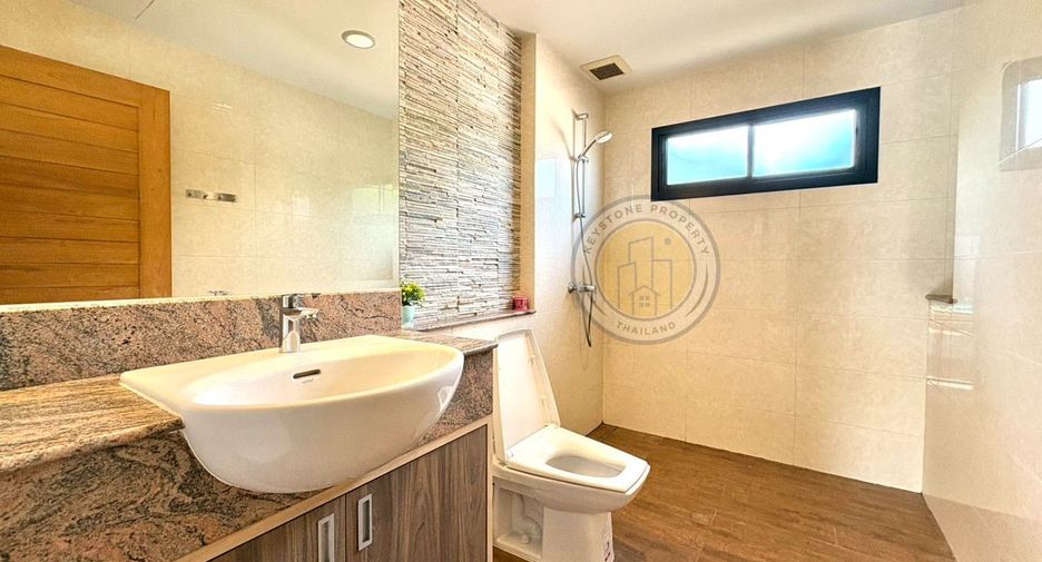 For rent 3 bedrooms villa in Huay Yai, Pattaya