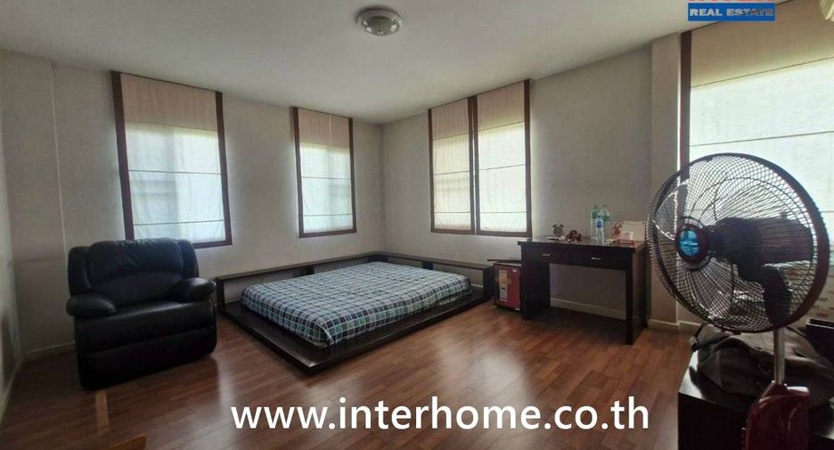 À vendre 3 chambres maison à Pak Kret, Nonthaburi