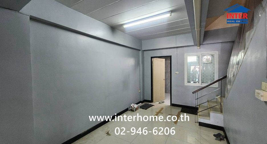 For sale 4 ベッドルーム retail Space in Sam Phran, Nakhon Pathom
