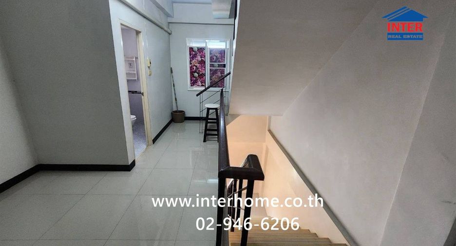 For sale 4 ベッドルーム retail Space in Sam Phran, Nakhon Pathom