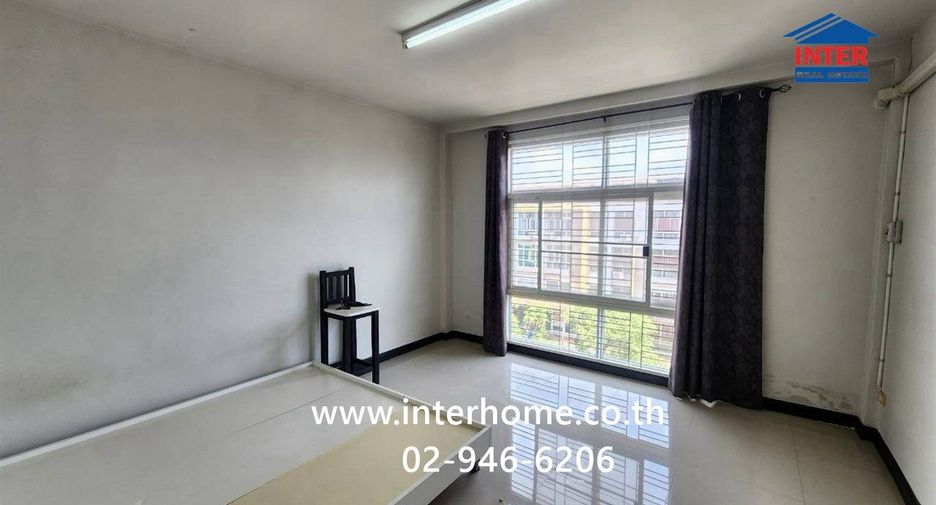 For sale 4 ベッドルーム retail Space in Sam Phran, Nakhon Pathom