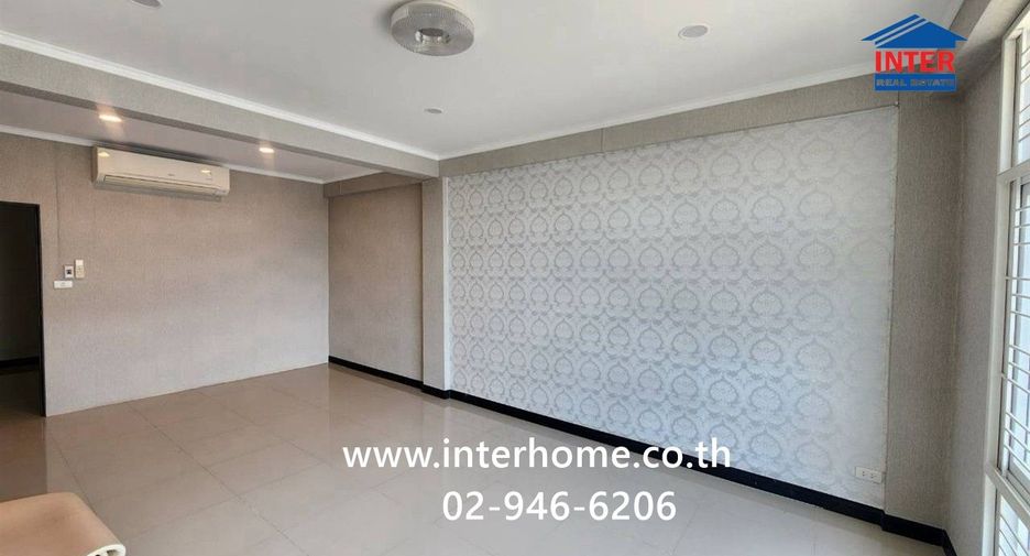 For sale 4 ベッドルーム retail Space in Sam Phran, Nakhon Pathom