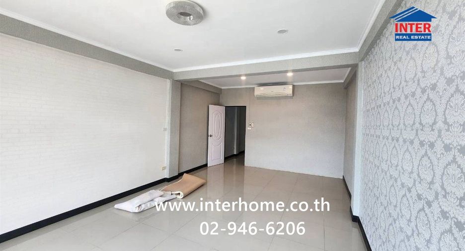 For sale 4 ベッドルーム retail Space in Sam Phran, Nakhon Pathom