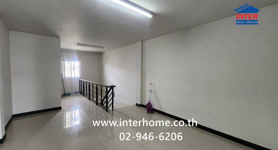 For sale 4 ベッドルーム retail Space in Sam Phran, Nakhon Pathom