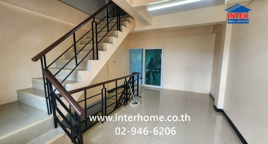 For sale 4 ベッドルーム retail Space in Sam Phran, Nakhon Pathom