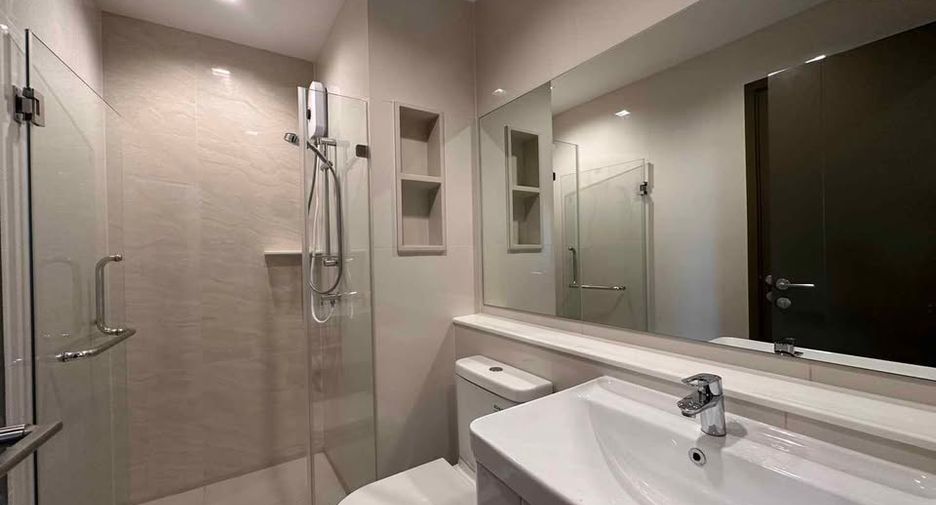 À louer et à vendre 2 chambres condo à Chatuchak, Bangkok