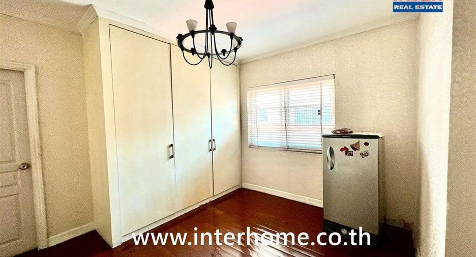 À vendre 3 chambres maison à Pak Kret, Nonthaburi