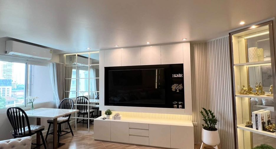 For rent 2 bedrooms condo in Yan Nawa, Bangkok