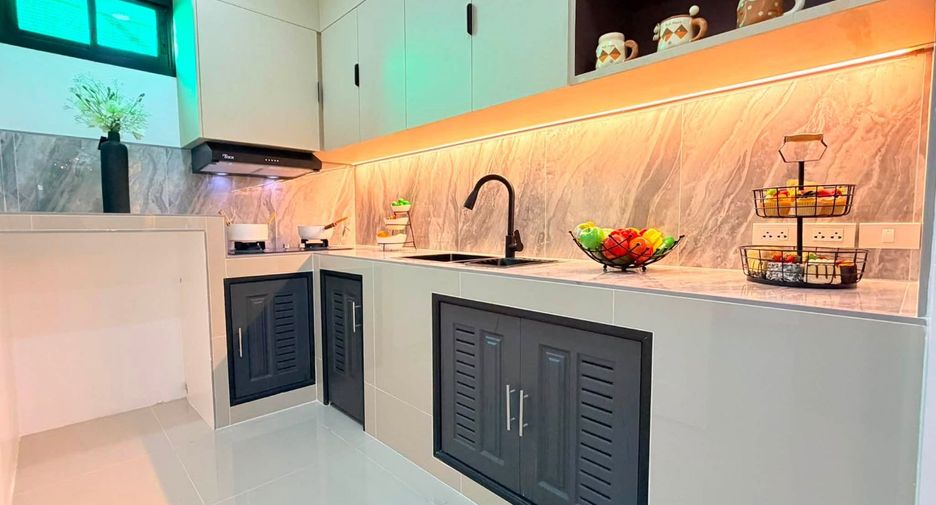 For sale 3 bedrooms townhouse in Jomtien, Pattaya