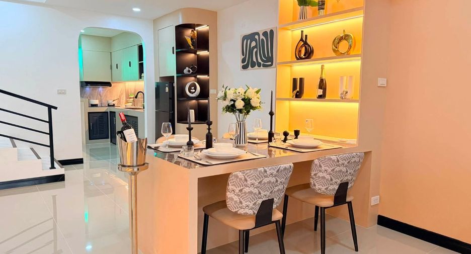 For sale 3 bedrooms townhouse in Jomtien, Pattaya