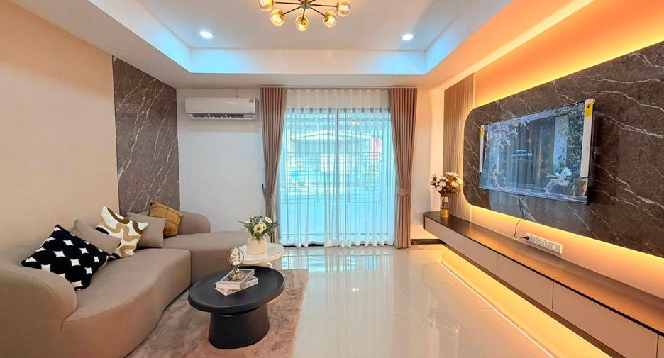 For sale 3 bedrooms townhouse in Jomtien, Pattaya