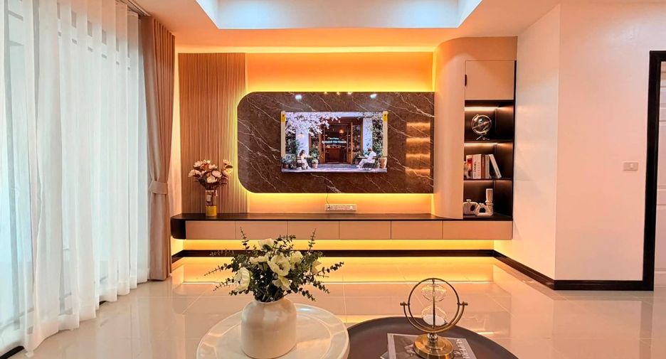 For sale 3 bedrooms townhouse in Jomtien, Pattaya