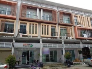 For sale 3 bedrooms retail Space in Khlong Sam Wa, Bangkok