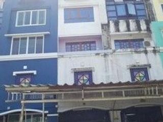 For sale 4 bedrooms retail Space in Bang Kapi, Bangkok