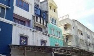 Gewerbefläche zum Kauf mit 4 Zimmer in Bang Kapi, Bangkok